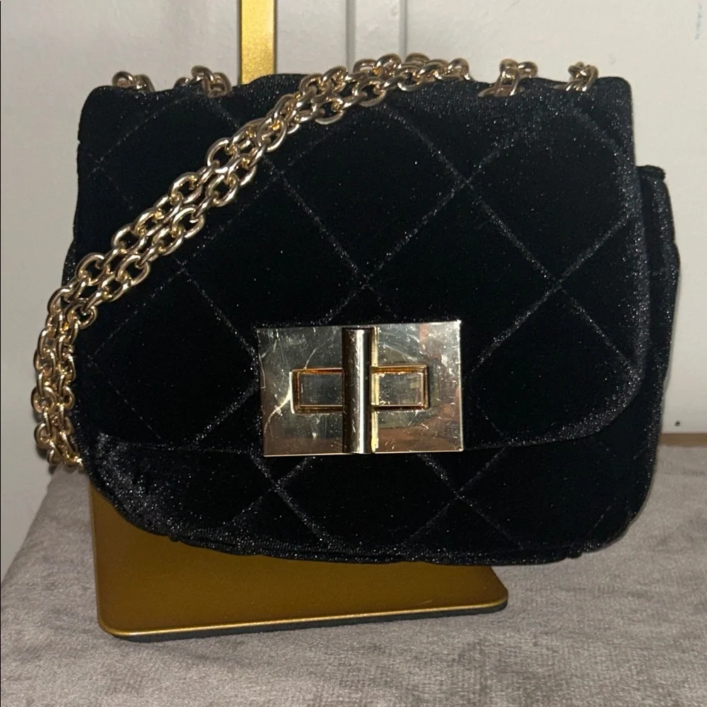 Velvet Black Bag‎ with Chain Strap